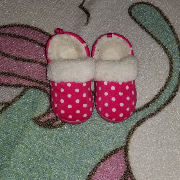Little Girls Slippers - Picture 1 of 2